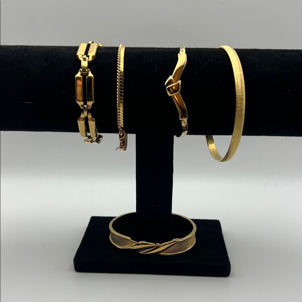 Vintage Monet Gold Toned Women's Bracelet lot
